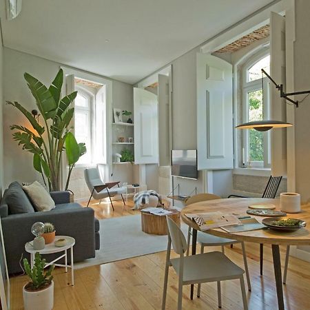 Update Urban Chic Flat In 19Th Century Building 2 Bedrooms & 2 Bathrooms & Ac Central Alfama District Lisboa المظهر الخارجي الصورة
