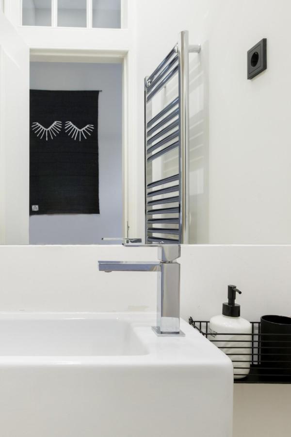 Update Urban Chic Flat In 19Th Century Building 2 Bedrooms & 2 Bathrooms & Ac Central Alfama District Lisboa المظهر الخارجي الصورة