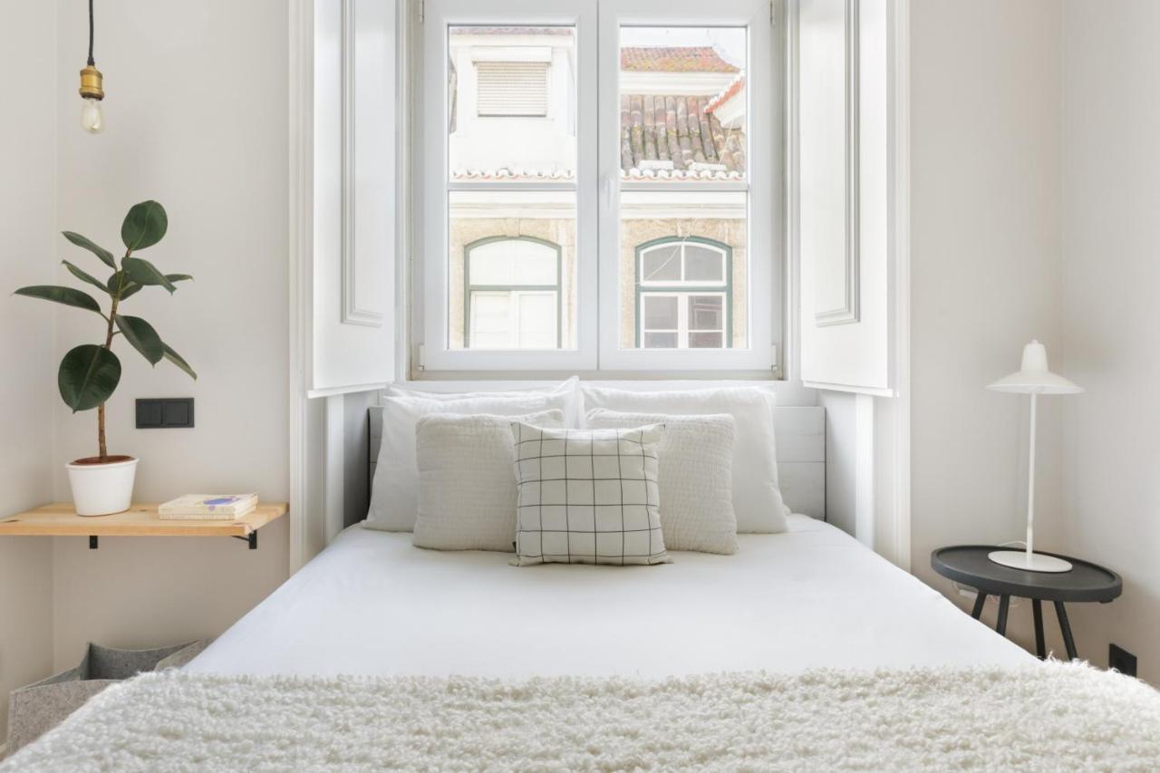 Update Urban Chic Flat In 19Th Century Building 2 Bedrooms & 2 Bathrooms & Ac Central Alfama District Lisboa المظهر الخارجي الصورة