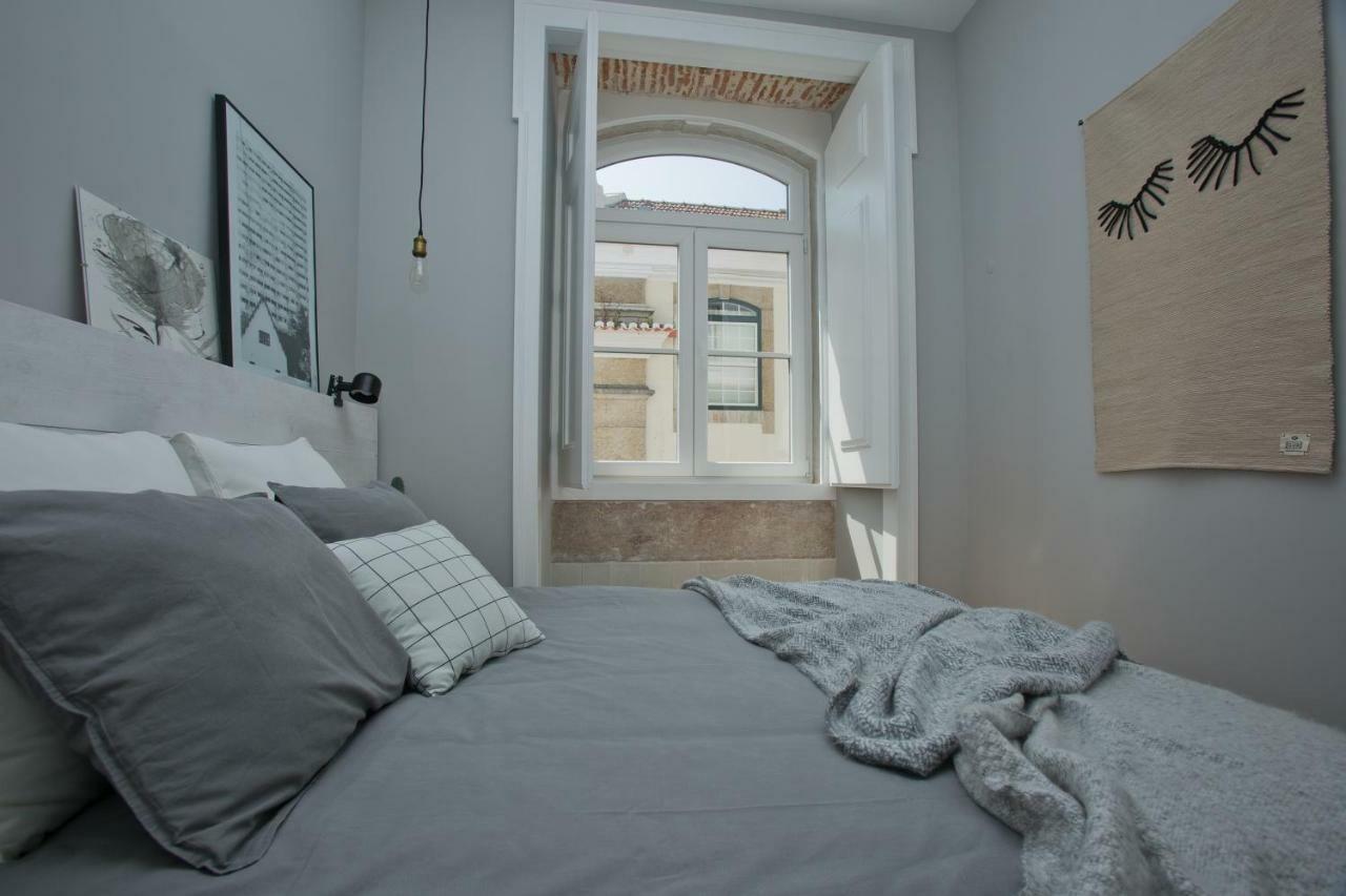 Update Urban Chic Flat In 19Th Century Building 2 Bedrooms & 2 Bathrooms & Ac Central Alfama District Lisboa المظهر الخارجي الصورة