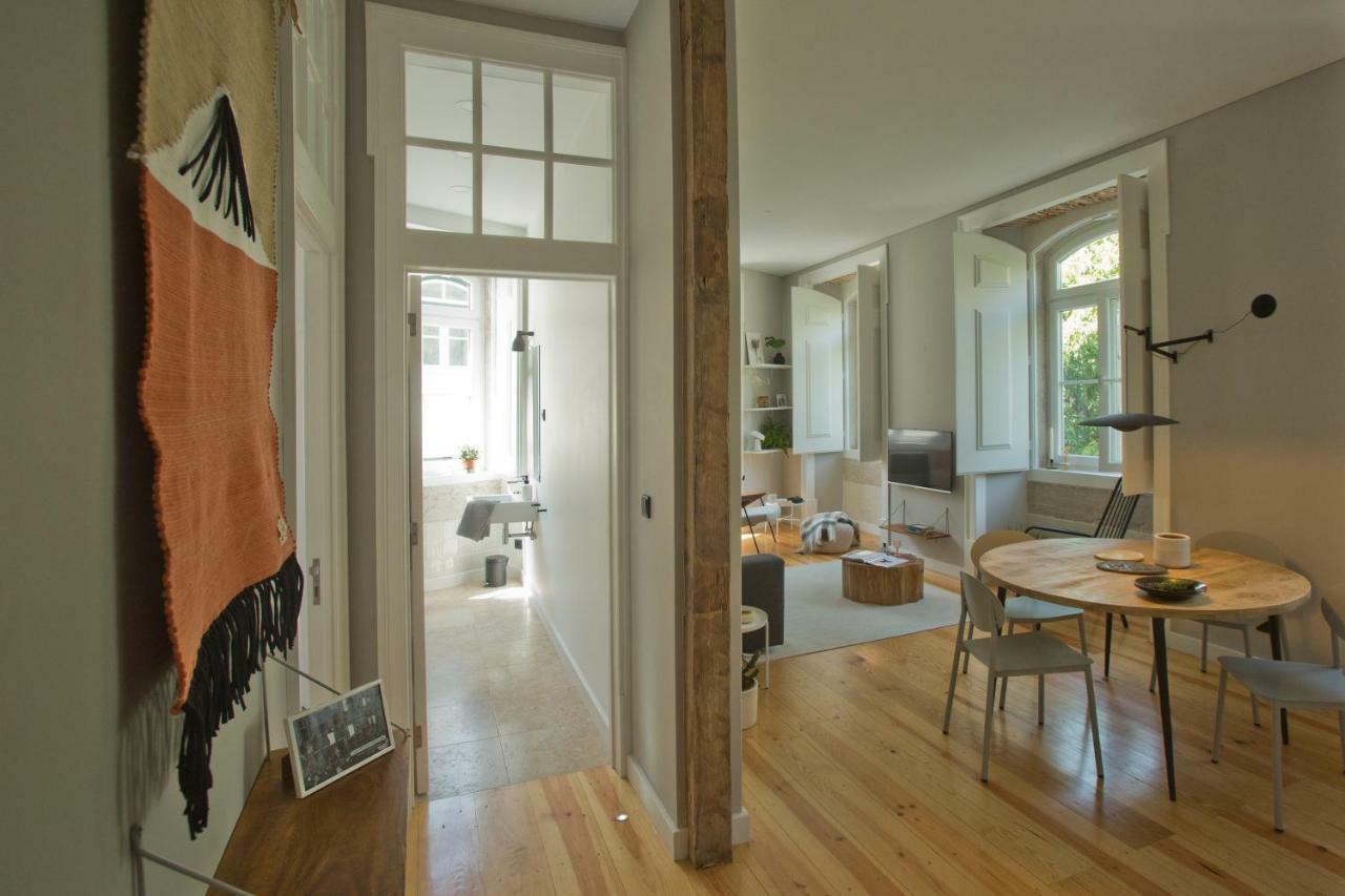 Update Urban Chic Flat In 19Th Century Building 2 Bedrooms & 2 Bathrooms & Ac Central Alfama District Lisboa المظهر الخارجي الصورة