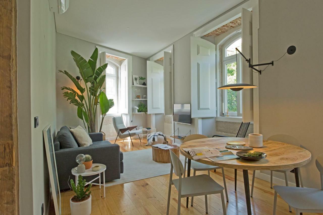 Update Urban Chic Flat In 19Th Century Building 2 Bedrooms & 2 Bathrooms & Ac Central Alfama District Lisboa المظهر الخارجي الصورة