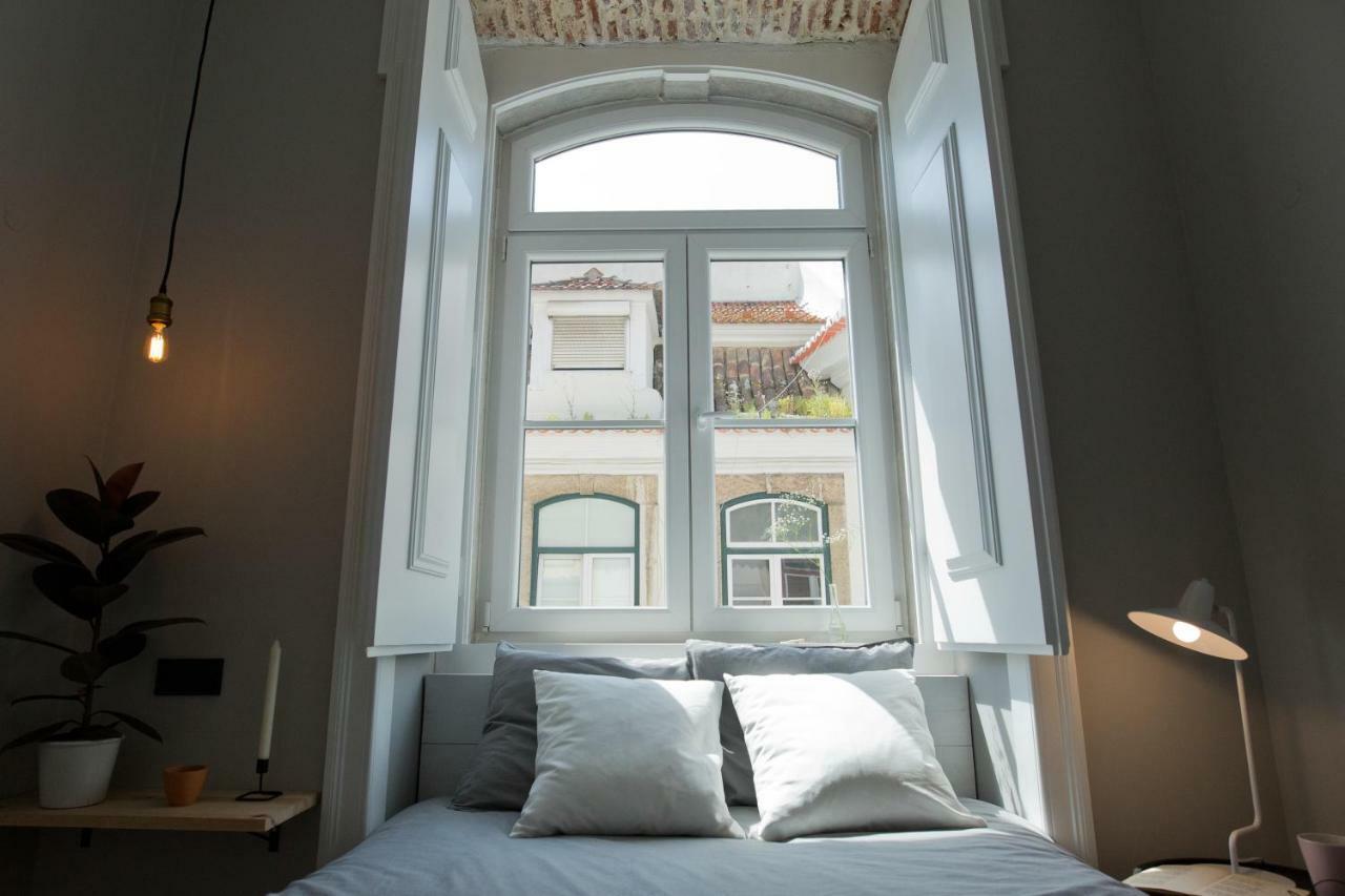 Update Urban Chic Flat In 19Th Century Building 2 Bedrooms & 2 Bathrooms & Ac Central Alfama District Lisboa المظهر الخارجي الصورة
